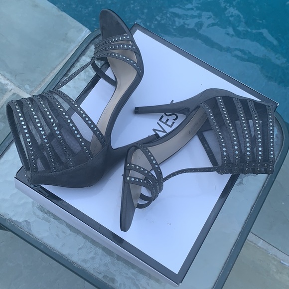 Rarely worn Women’s Nine West high heels - Picture 3 of 12